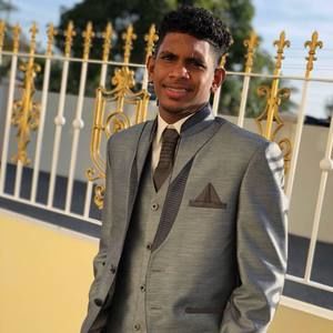 Meet your Posher, Nicholas